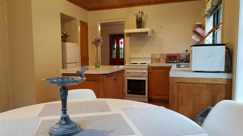 City Townhouse Walking Distance To City - Kingaroy Accommodation 9
