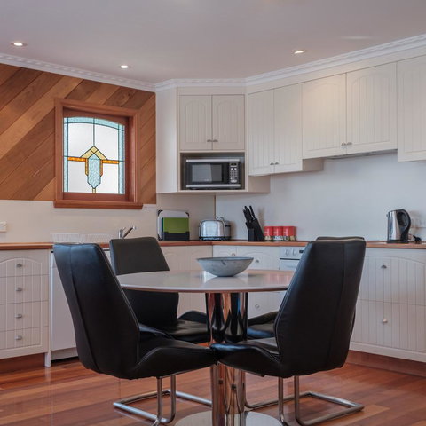 Cod Rock Point - Kingaroy Accommodation 10