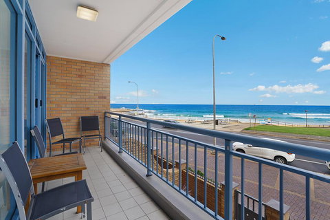 Newcastle Short Stay Apartments - Sandbar Newcastle Beach - Kingaroy Accommodation 0