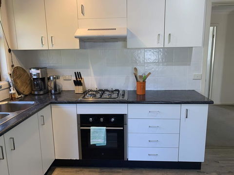 Newport Beach Spacious 2 Bedrm Apt Casa De PiÃ±a - Kingaroy Accommodation 3
