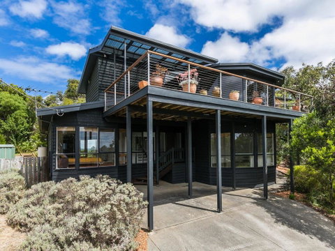 NICHE ON NOBLE - Ever Changing Vista - Kingaroy Accommodation 0