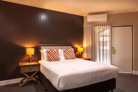 Nightcap At Archer Hotel - Kingaroy Accommodation 0