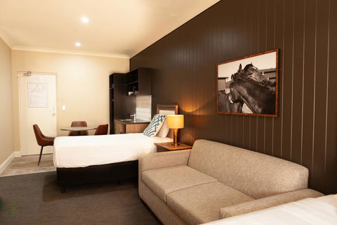 Nightcap At Archer Hotel - Kingaroy Accommodation 2