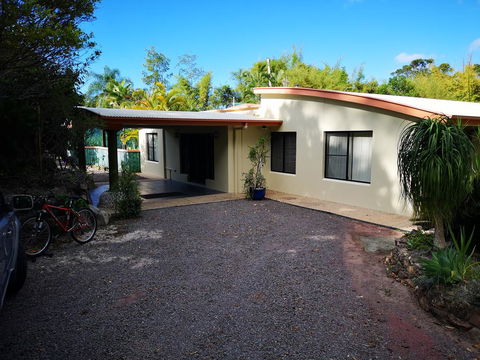 Noosa Edge Nudist Retreat - Kingaroy Accommodation 1