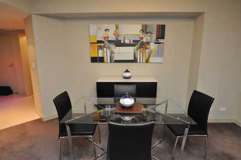North Sydney Fully Self Contained Modern 2 Bed Apartment (2207BER) - Kingaroy Accommodation 3