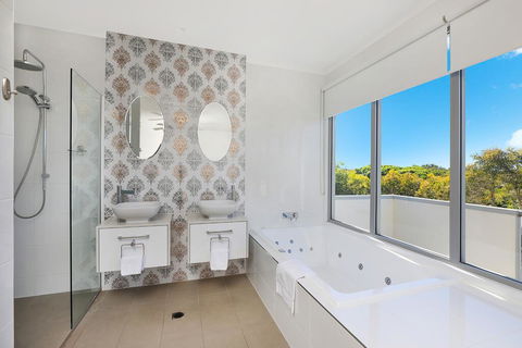 NORTHSHOR- ULTIMATE BEACH HOUSE - Kingaroy Accommodation 3