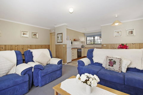 Oak Cottage - Tudor Village Unit 5 - Kingaroy Accommodation 2