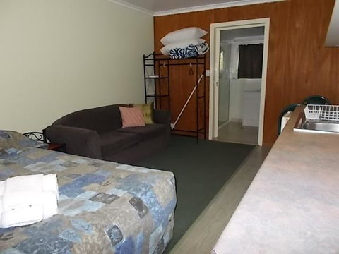 Oakridge Motel Tourist Park - Kingaroy Accommodation 0