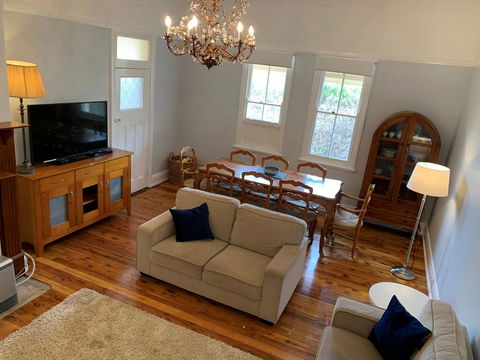 Oakwood Cottage - Kingaroy Accommodation 2
