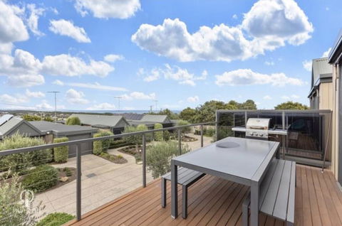 Ocean Grove House With Fantastic Ocean Views - Kingaroy Accommodation 2