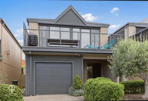 Ocean Grove House With Fantastic Ocean Views - Kingaroy Accommodation 1