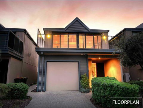 Ocean Grove House With Fantastic Ocean Views - Kingaroy Accommodation 0