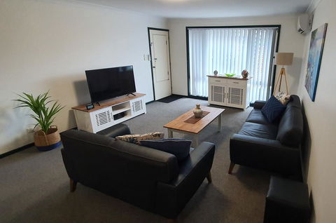 Ocean Pearl Villa - Kingaroy Accommodation 1