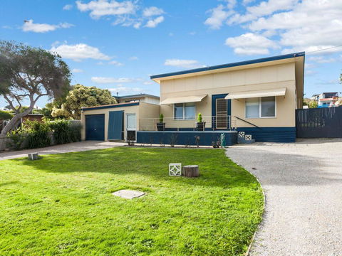 OCEAN SOUNDS - Anglesea - Kingaroy Accommodation 0
