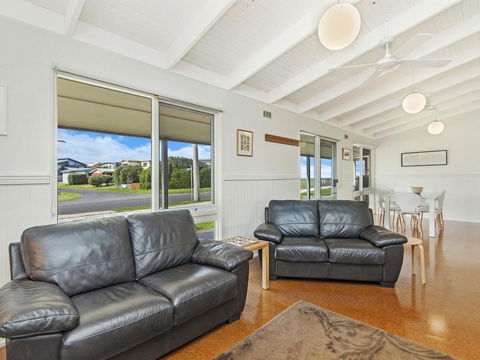 Ocean Spray Retreat - Kingaroy Accommodation 1