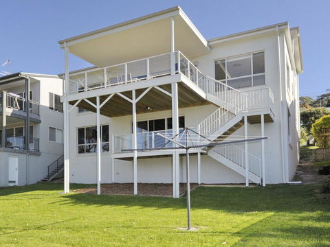 Ocean View Oasis@Fingal Bay - Kingaroy Accommodation 2