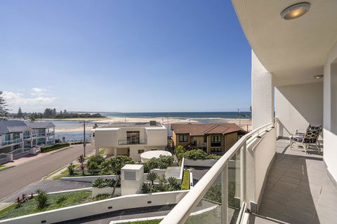 Ocean Views Unit 15 - The Entrance, NSW - Kingaroy Accommodation 2