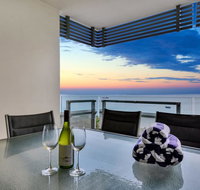 Oceana Darwin Central Oceanfront 3 bedroom 2 Lounge Room Pool Gym Tennis Court Sleeps 9 - Kingaroy Accommodation