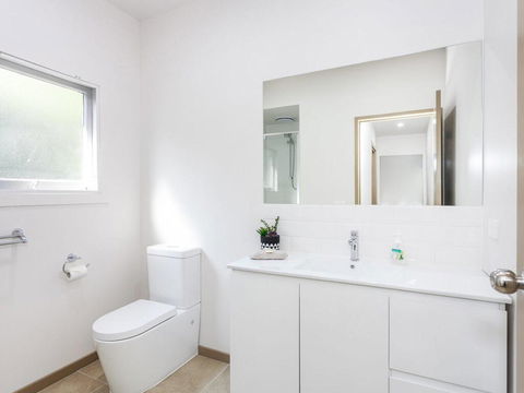 OCEANS 12 - ANGLESEA - Kingaroy Accommodation 2