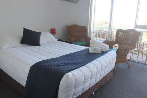 Oceanside Hawks Nest - Kingaroy Accommodation 3