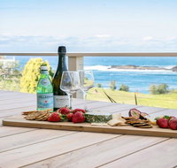 Ohana Oasis - front row to reserve beach and ocean - Kingaroy Accommodation