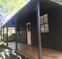 Old Railway Cottage - Kingaroy Accommodation
