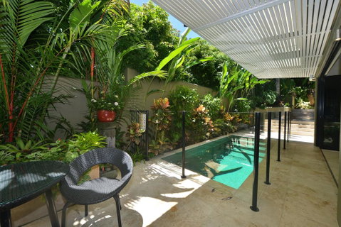 OneLuxe Port Douglas - Kingaroy Accommodation 2