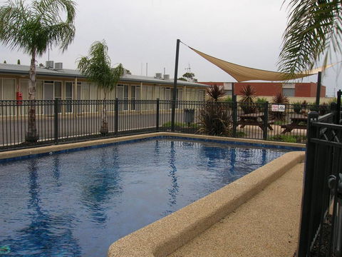 Overlander Hotel Motel - Kingaroy Accommodation 0