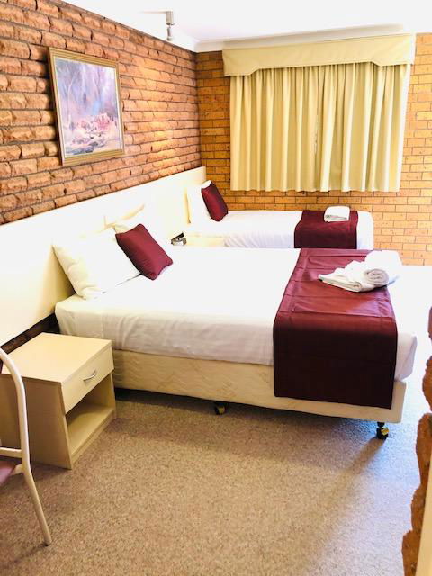 OVERLANDER MOTOR LODGE - Kingaroy Accommodation 3
