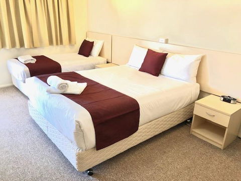 OVERLANDER MOTOR LODGE - Kingaroy Accommodation 1