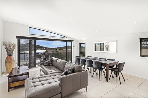 Pacific Drive 14 - Fingal Bay - Kingaroy Accommodation 2