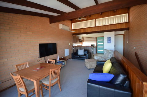 Panoramic Townhouse 8 - Kingaroy Accommodation 3