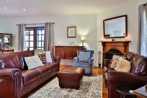 Parker Lodge Maldon - Kingaroy Accommodation 0
