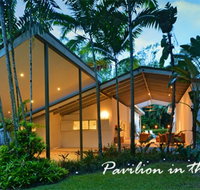 Pavilions in the Palms Heated Pool Short Path To Beach Five Bedrooms Sleeps 12 - Kingaroy Accommodation