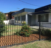 Pet Friendly home walking distance to Surf Beach - North St Woorim - Kingaroy Accommodation