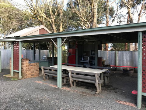Pinewood Caravan Park - Kingaroy Accommodation 0