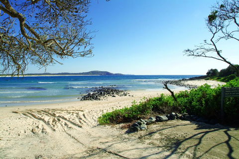 Plomer Beach House - Kingaroy Accommodation 3