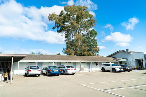 Plumpton Hotel - Kingaroy Accommodation 1