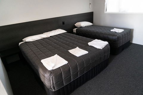 Plumpton Hotel - Kingaroy Accommodation 2