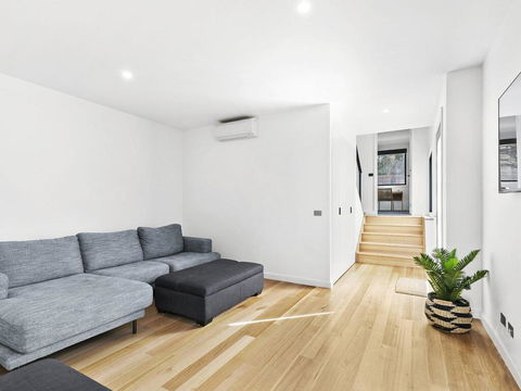 POINT BREAK , NEW LISTING 2019,  - Kingaroy Accommodation 3