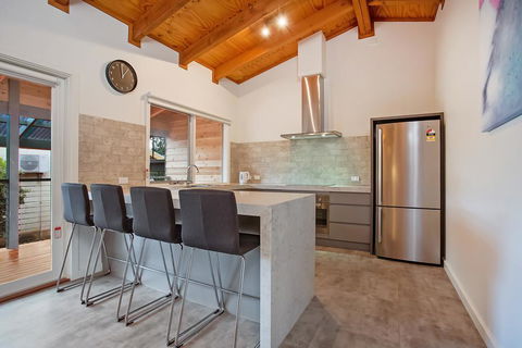 Port Central No 3 - Kingaroy Accommodation 2