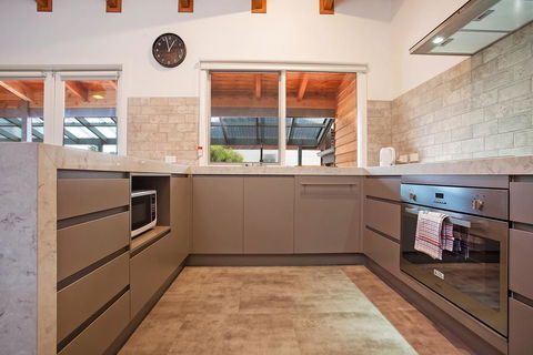 Port Central No 3 - Kingaroy Accommodation 3
