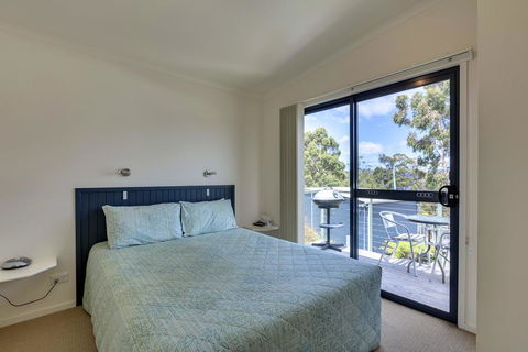Port Huon Cottages - Kingaroy Accommodation 3