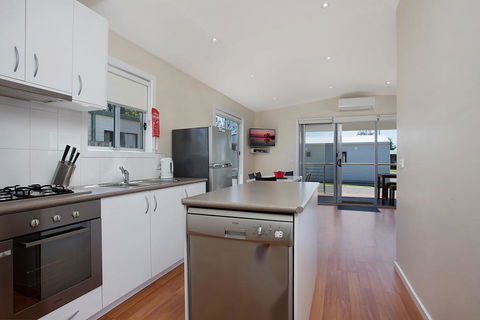 Portland Holiday Village - Kingaroy Accommodation 3