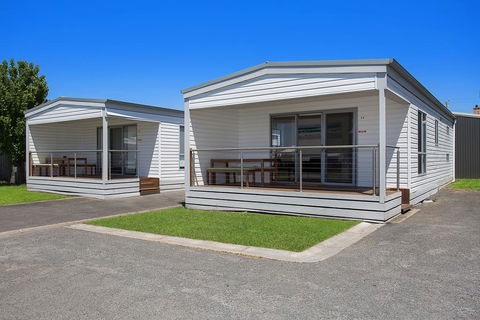 Portland Holiday Village - Kingaroy Accommodation 1
