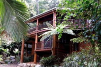 Private Rainforest Retreat with lagoon style pool
