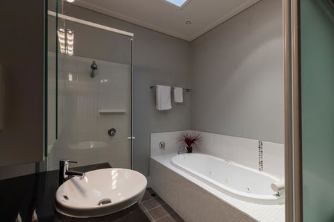 Promenade Executive Apartments - Kingaroy Accommodation 3