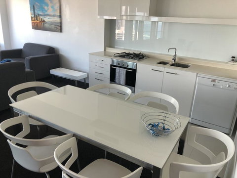 Q1 1 Bedroom Apartment On 30th Floor - Kingaroy Accommodation 0