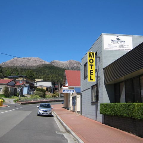 Queenstown Motor Lodge - Kingaroy Accommodation 3
