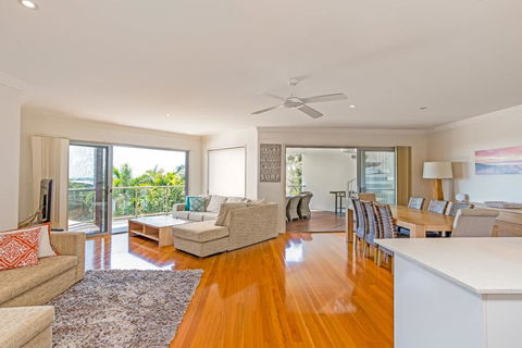 Rainbow Towers 2 - Rainbow Beach, High On The Hill, Panoramic Views, Wi-Fi - Kingaroy Accommodation 3